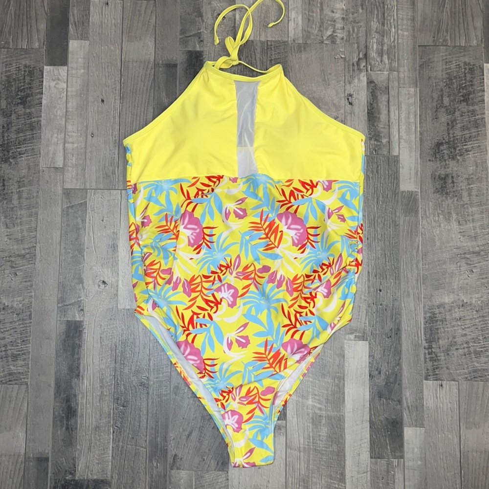 Maternity swimwear